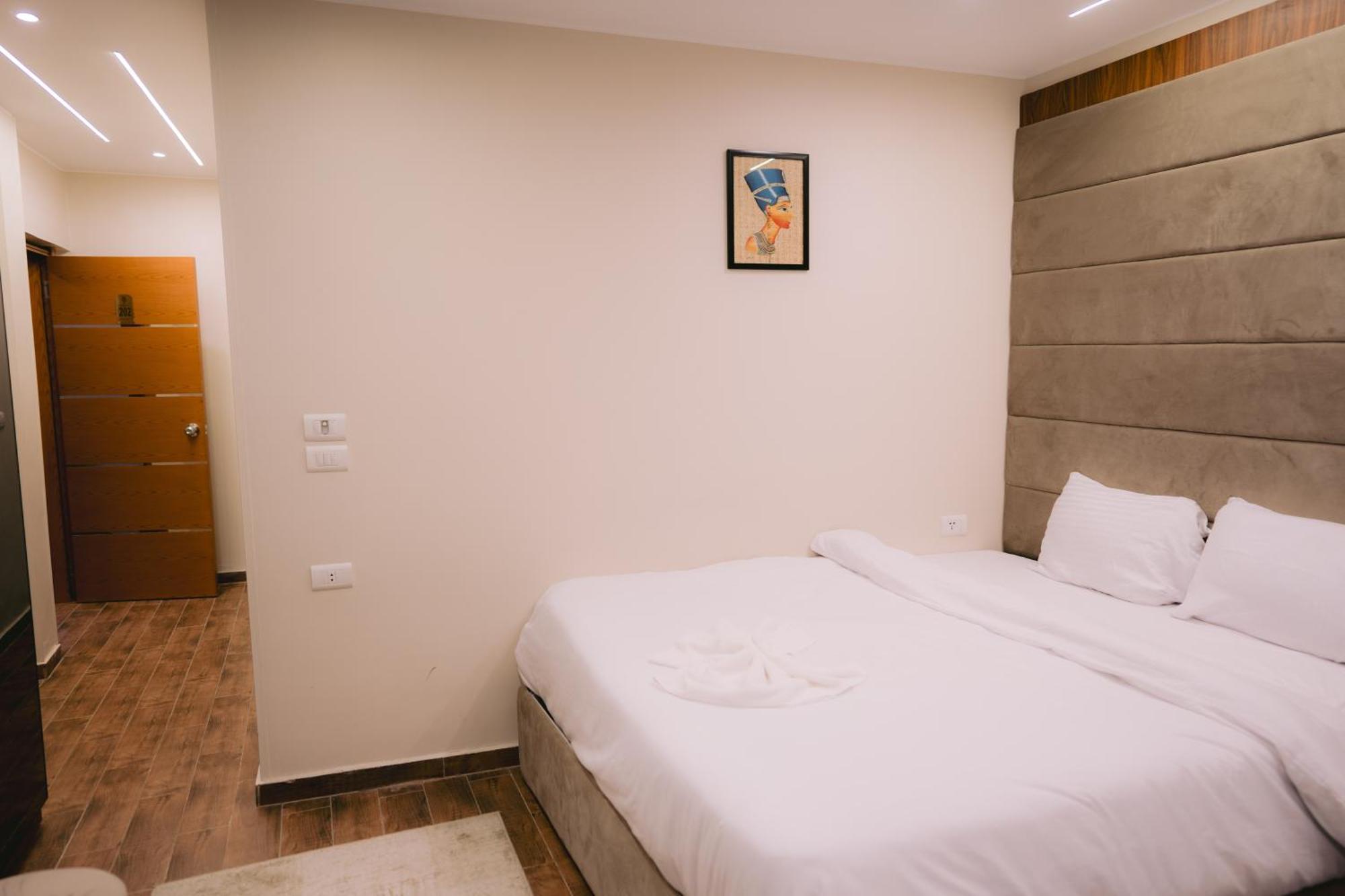 Tuya Pyramids Inn Kafret el-Gabal Dış mekan fotoğraf